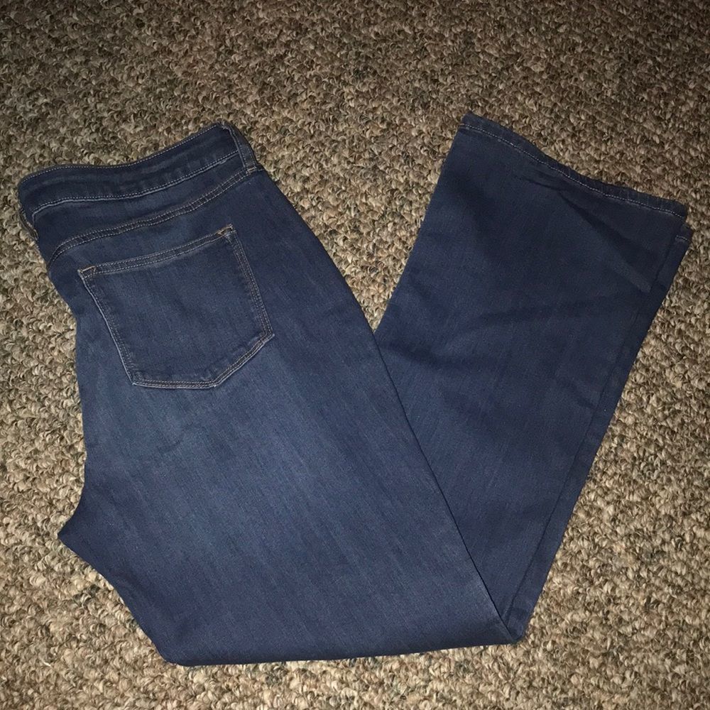 New
Sonoma Bootcut Mid Rise Size 18 Jeans
